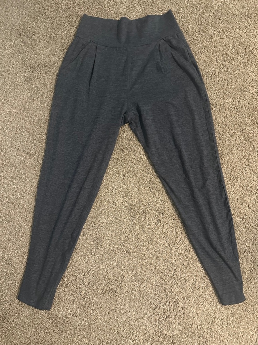 Womens Size Small Vuori Lux Harem Joggers